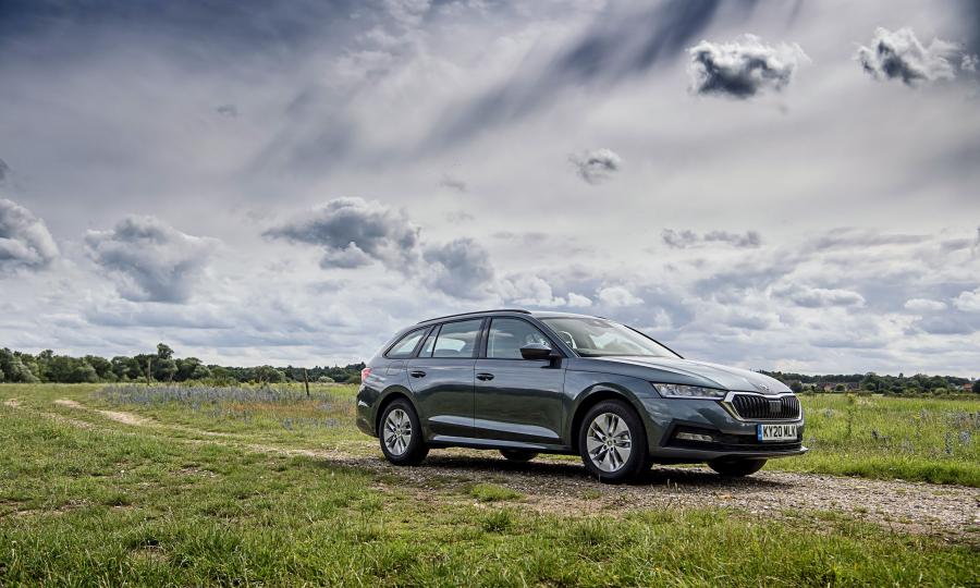  Skoda Octavia Estate 2020 года  (UK) (фото 6 из 42)